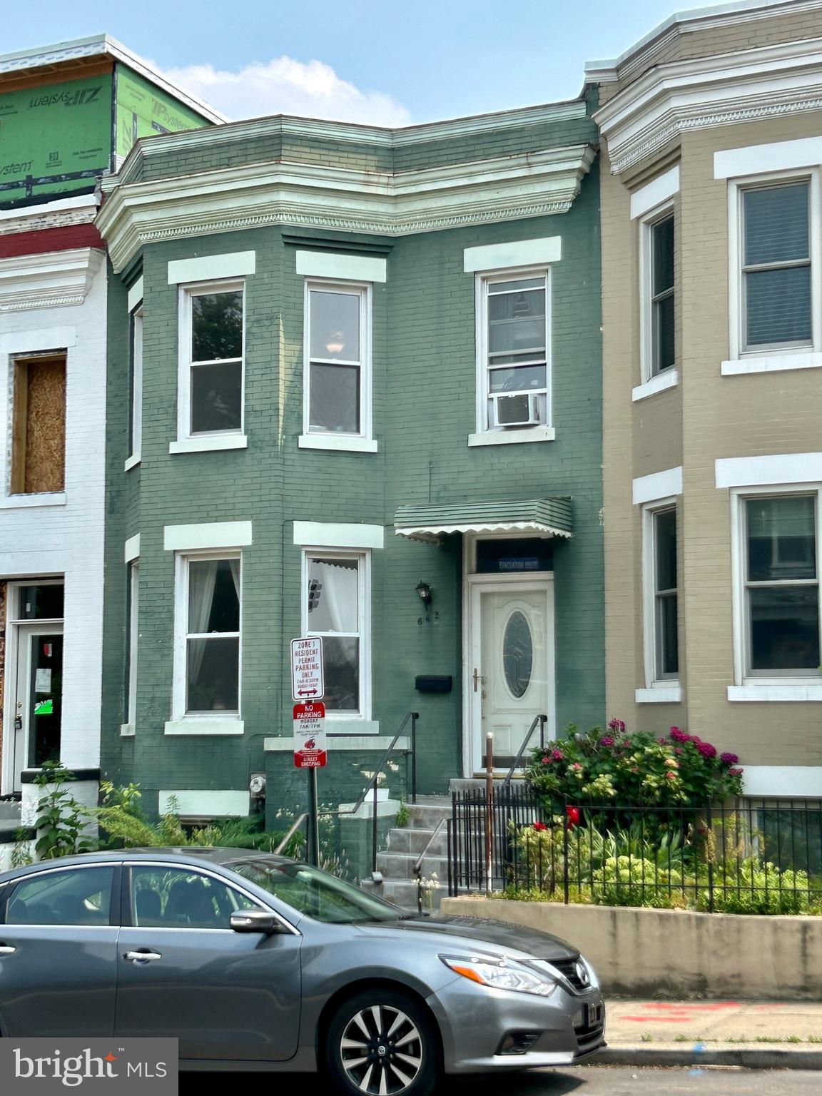 662 Columbia Road Northwest Washington, DC 20001 - Photo 2 of 17 662 Columbia Rd NW