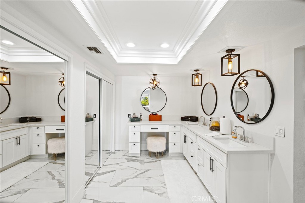 7710 Broadacre Place Riverside, CA 92504 - Photo 25 of 65 Primary Bathroom