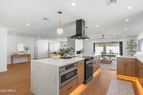 $1,050,000 | 5334 East Sheridan Street, Phoenix, AZ 85008