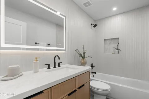 $1,050,000 | 5334 East Sheridan Street, Phoenix, AZ 85008