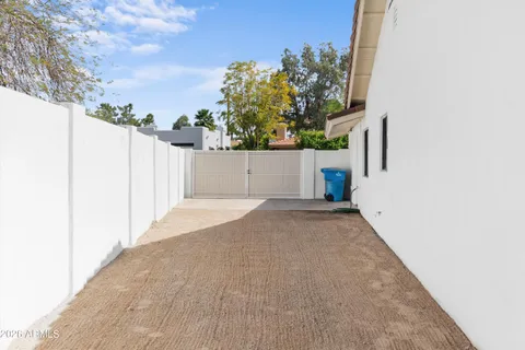 $1,050,000 | 5334 East Sheridan Street, Phoenix, AZ 85008