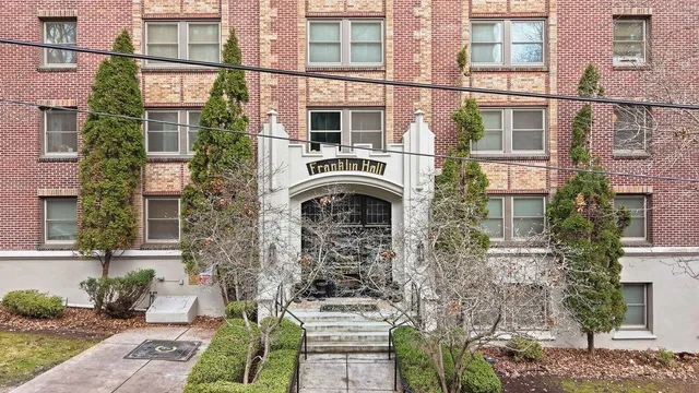 $165,000 | 704 West 6th Avenue, Unit 301, Spokane, WA 99204