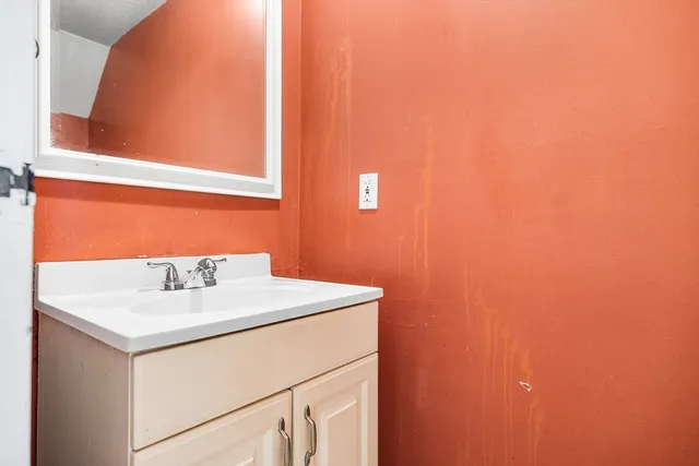 $419,000 | 4 Village Brook Lane, Unit 4, Natick, MA 01760