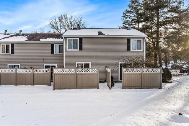 $419,000 | 4 Village Brook Lane, Unit 4, Natick, MA 01760