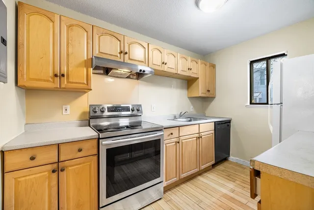 $419,000 | 4 Village Brook Lane, Unit 4, Natick, MA 01760