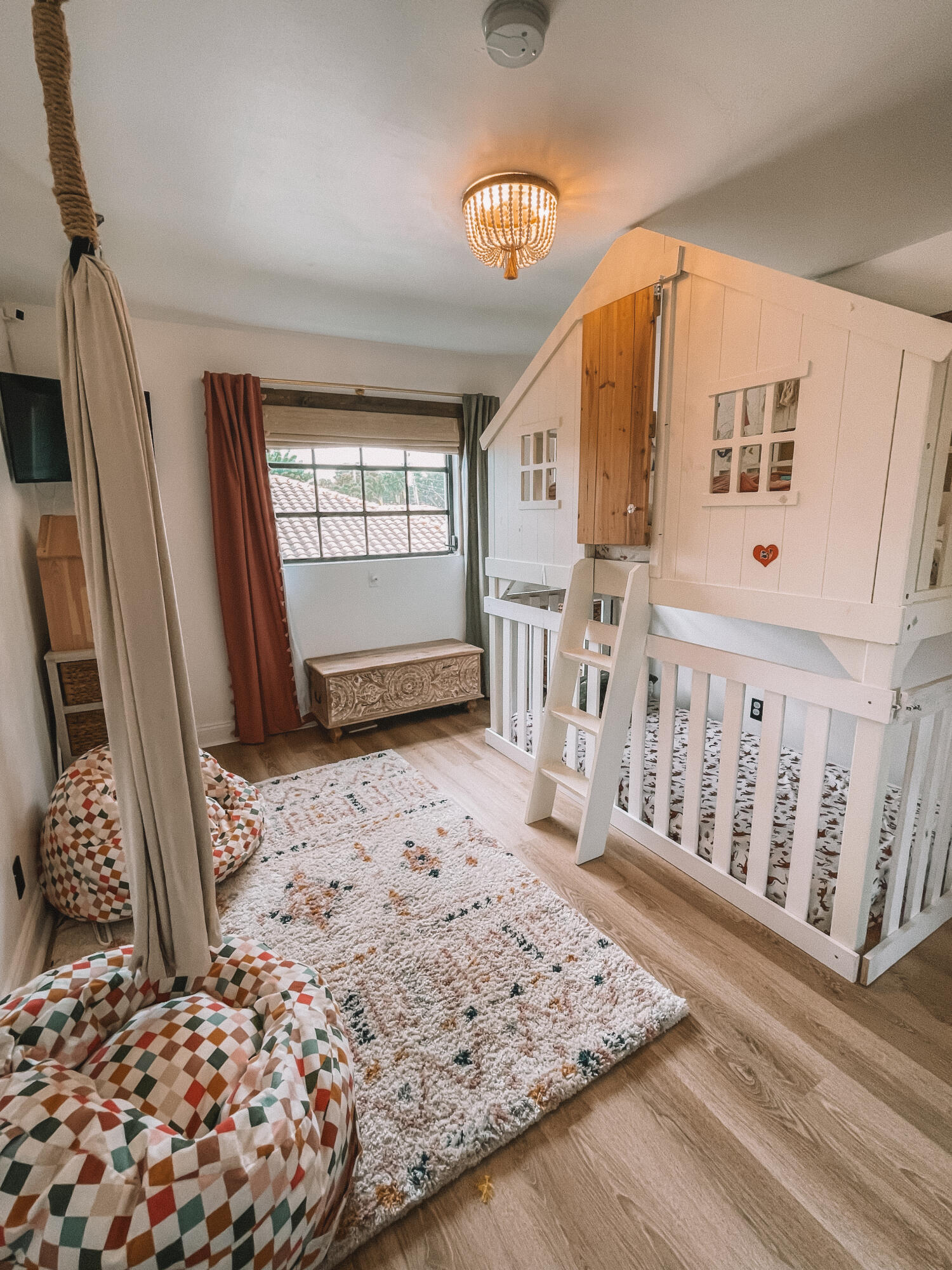 2171 Northeast 44th Court Lighthouse Point, FL 33064 - Photo 17 of 24 a view of a livingroom with wooden floor