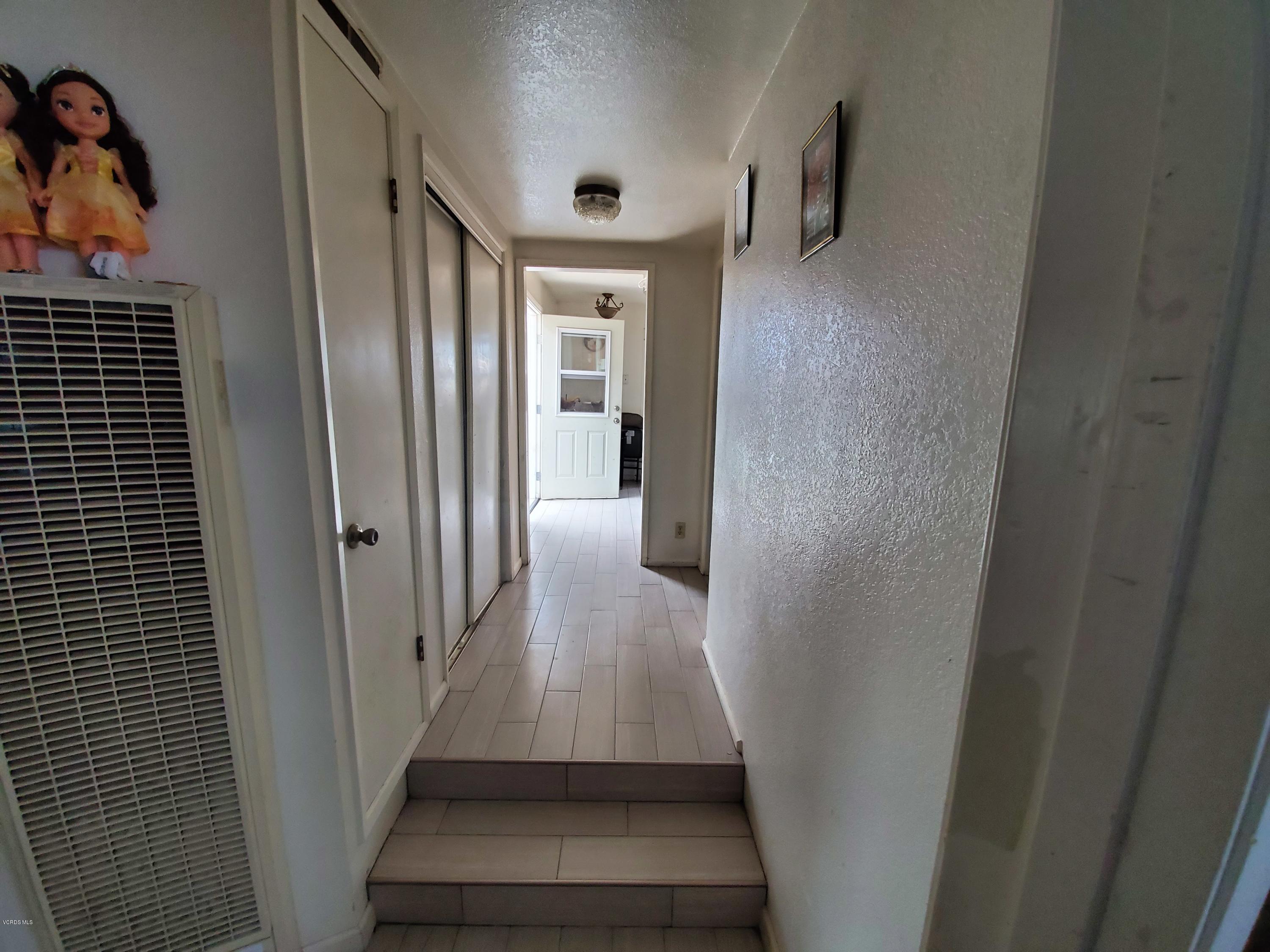 2710 Beene Road Ventura, CA 93003 - Photo 7 of 12 a view of gallery with wooden floor