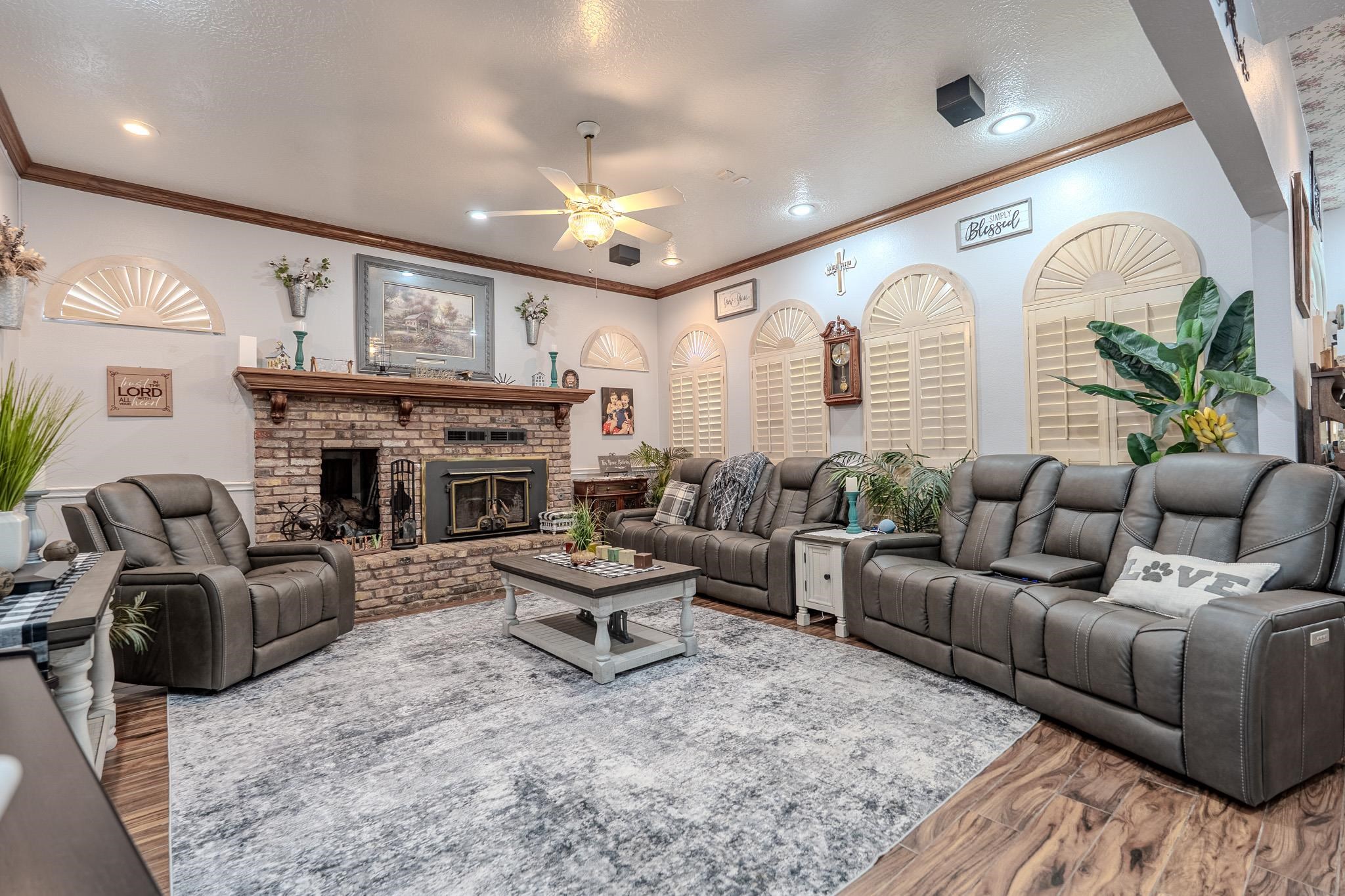 3153 Ronshire Lane Port Neches, TX 77651 - Photo 5 of 46