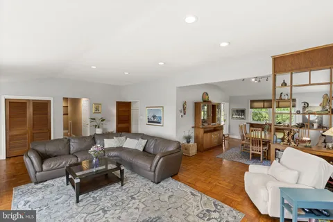 $699,900 | 8807 Hawthorne Lane, Wyndmoor, PA 19038