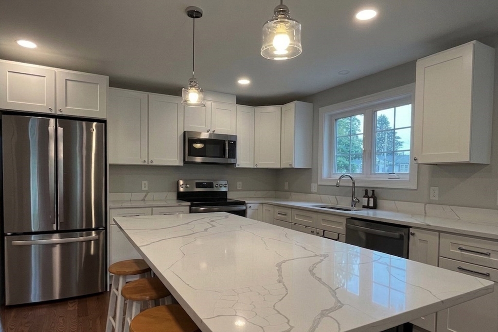57 Castine Street, Unit 1 Worcester, MA 01606 - Photo 3 of 27