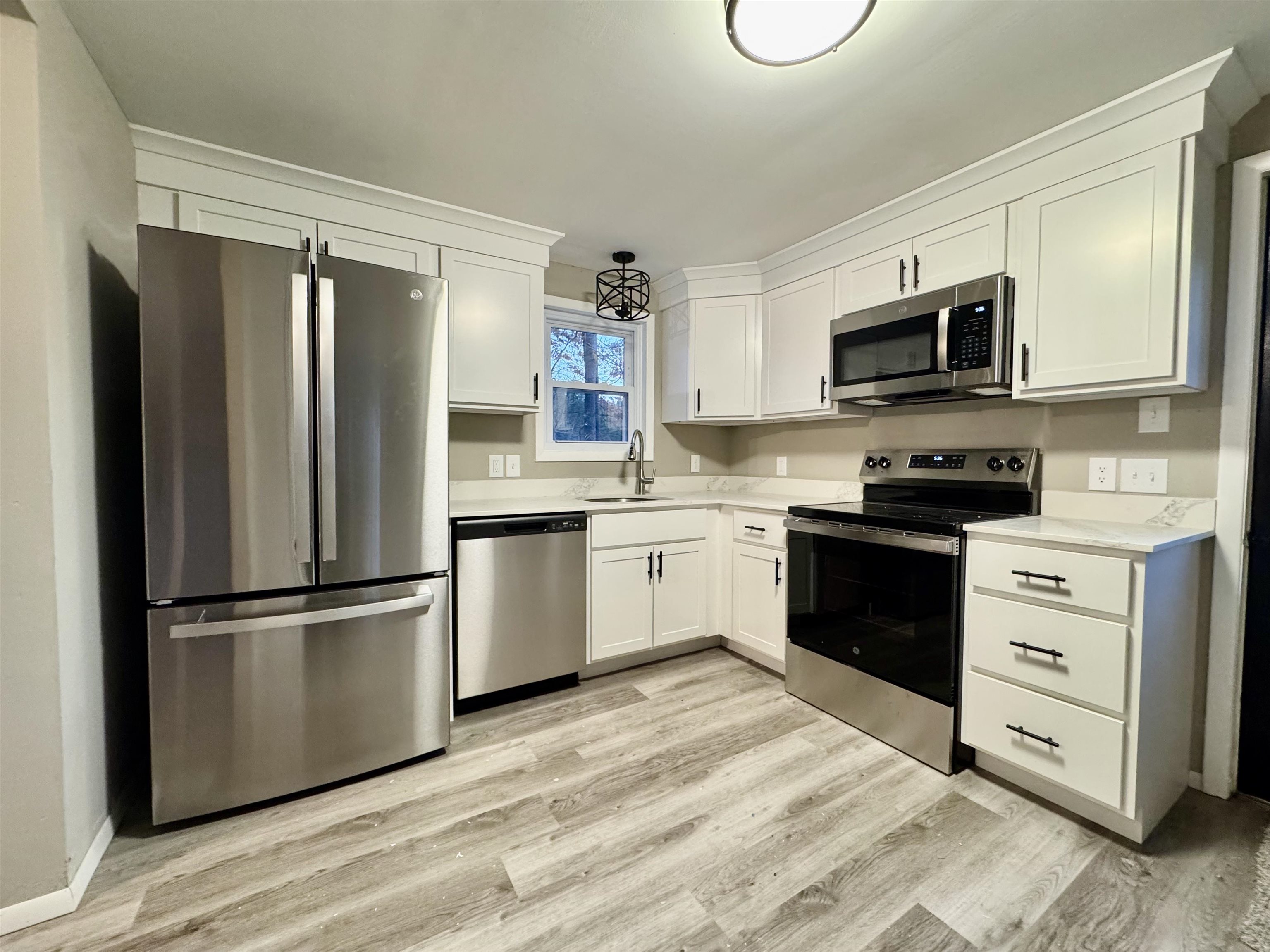 8 Kelly Lane Meredith, NH 03253 - Photo 3 of 52