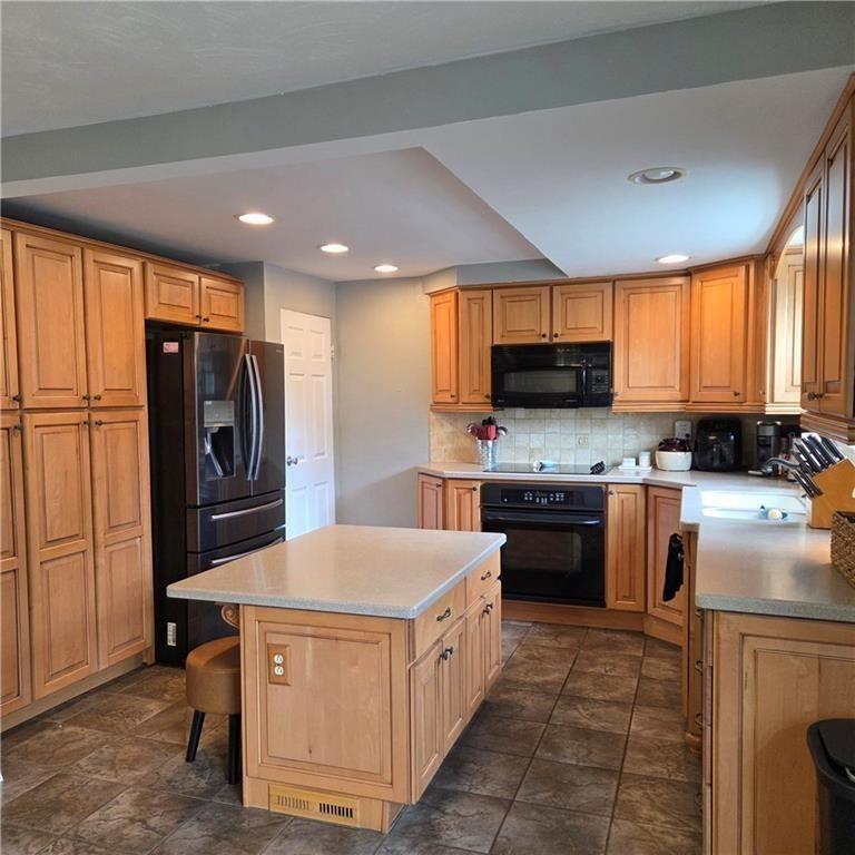 102 Raleigh Court Pittsburgh, PA 15237 - Photo 5 of 21 Gallery Image 5