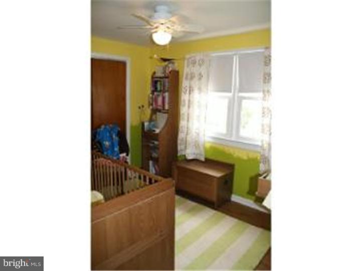 929 Clements Bridge Road Barrington, NJ 08007 - Photo 6 of 11
