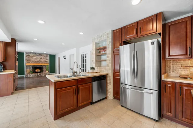 $475,000 | 2746 Manor Avenue, Mount Pleasant, WI 53406