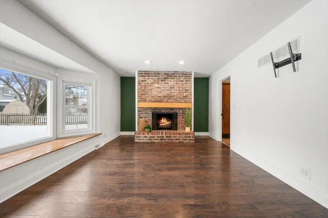 $475,000 | 2746 Manor Avenue, Mount Pleasant, WI 53406