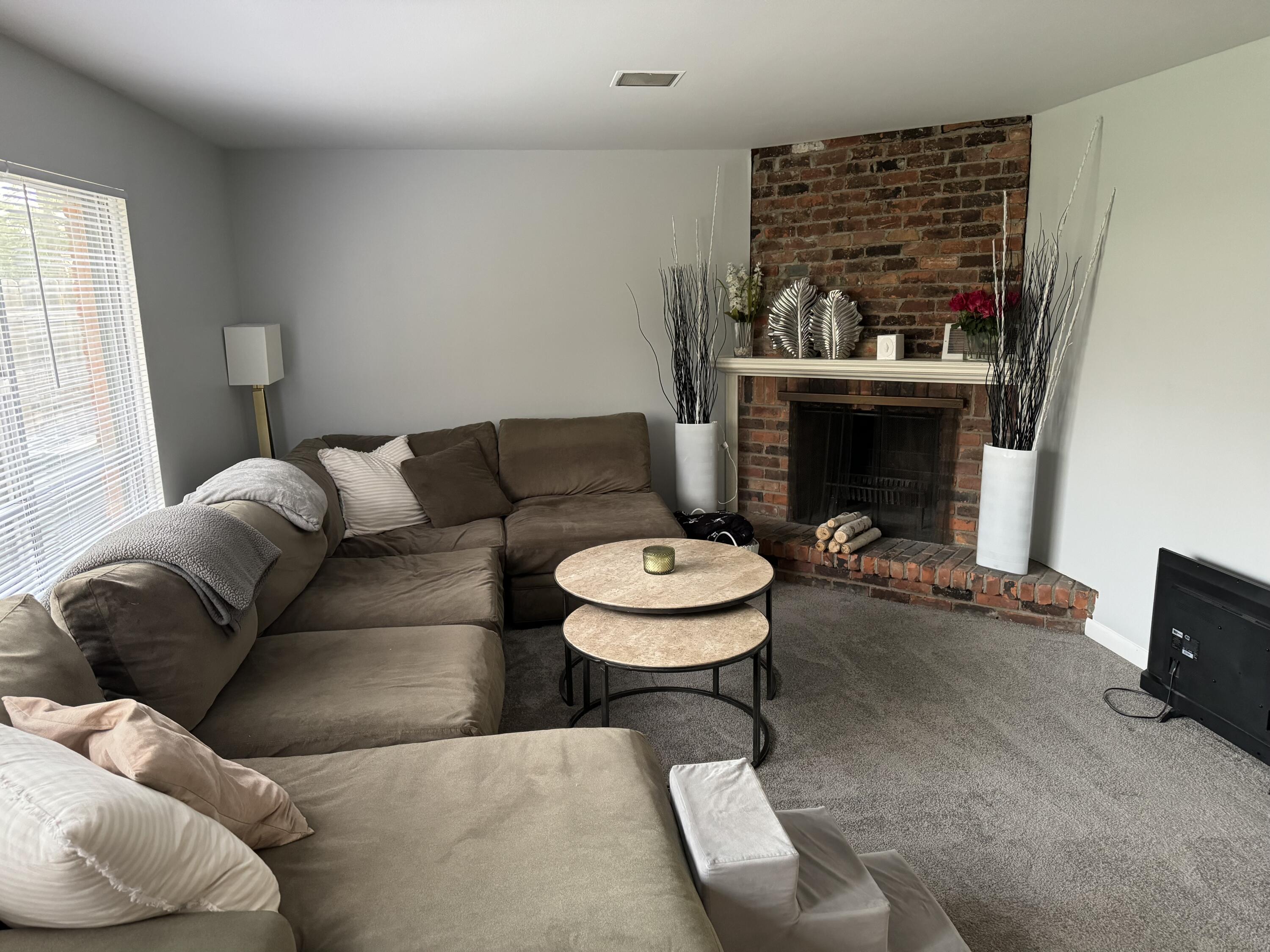 34057 State Street Farmington, MI 48335 - Photo 4 of 27 6A3474C3-7981-489C-ABAE-4FF87BE9289E