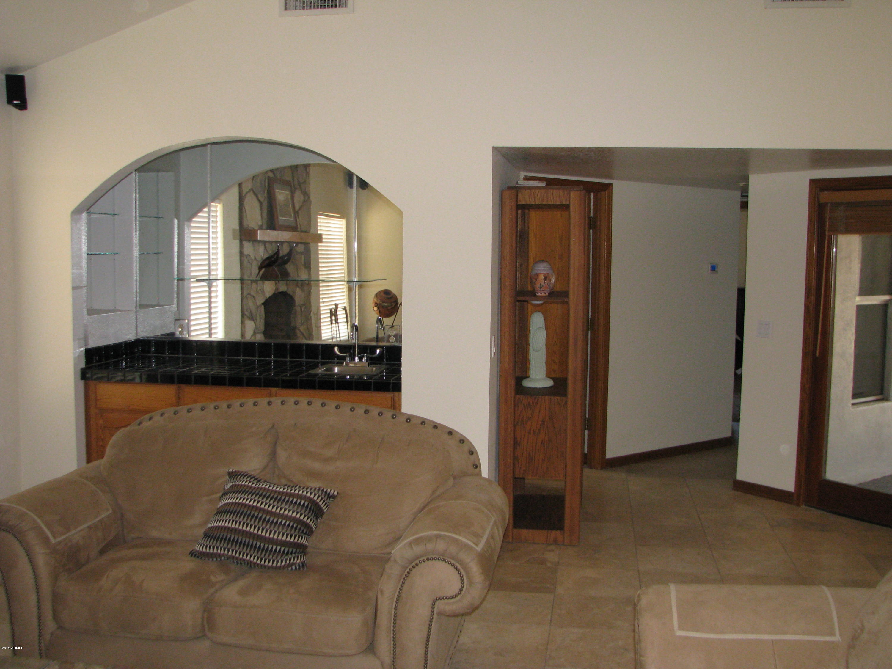 2337 East Willis Road Gilbert, AZ 85297 - Photo 15 of 37 family room