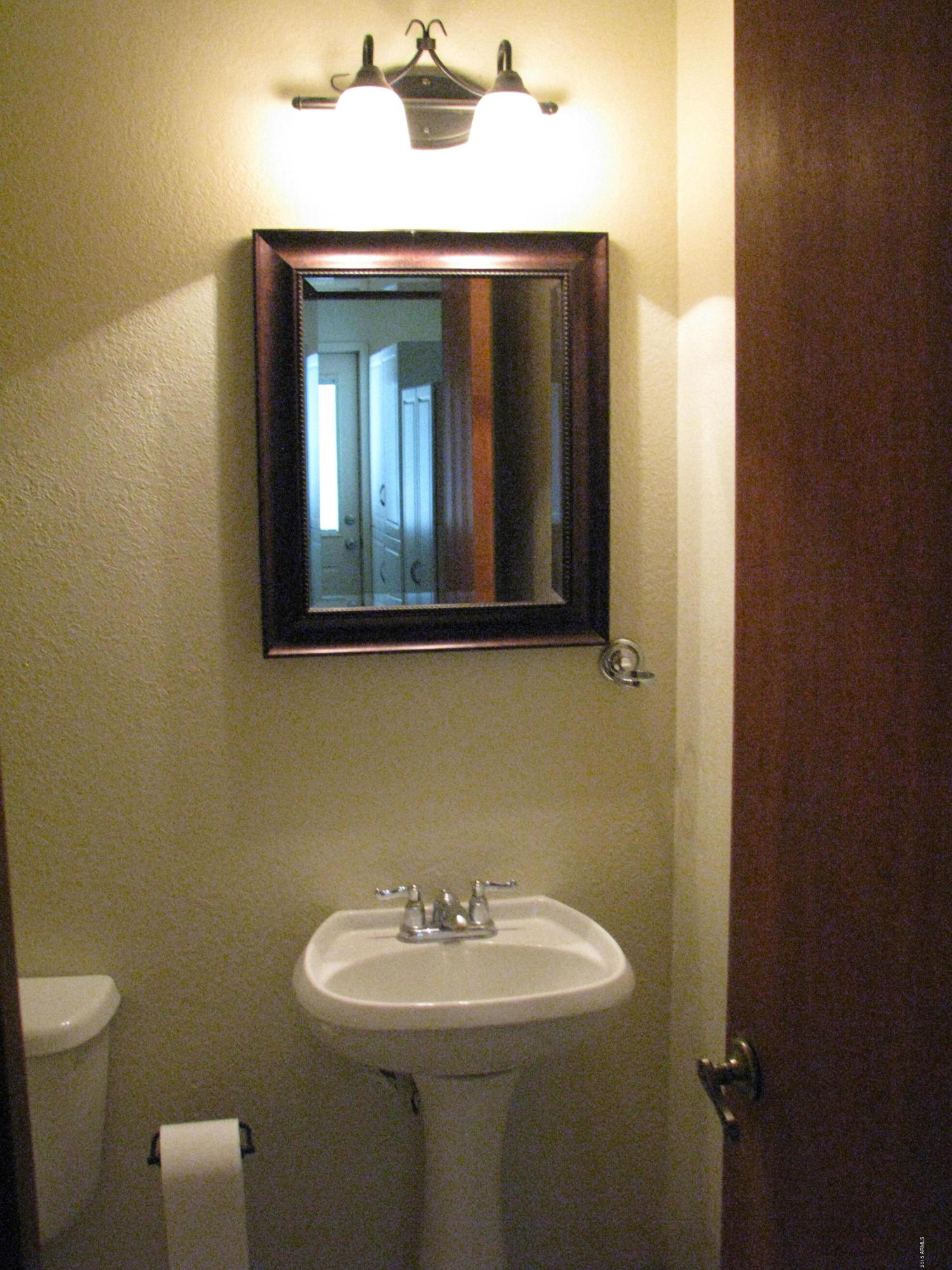 2337 East Willis Road Gilbert, AZ 85297 - Photo 27 of 37 Hall bathroom