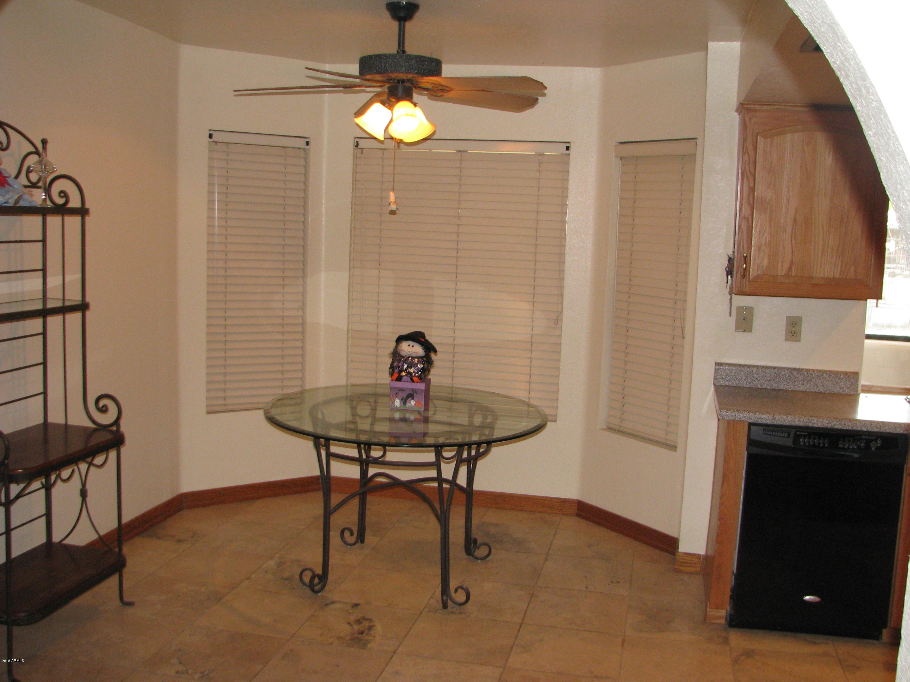 2337 East Willis Road Gilbert, AZ 85297 - Photo 9 of 37 Eat in Kitchen