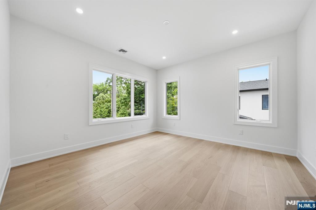 224 Riveredge Road Tenafly, NJ 07670 - Photo 21 of 39 Gallery Image 21