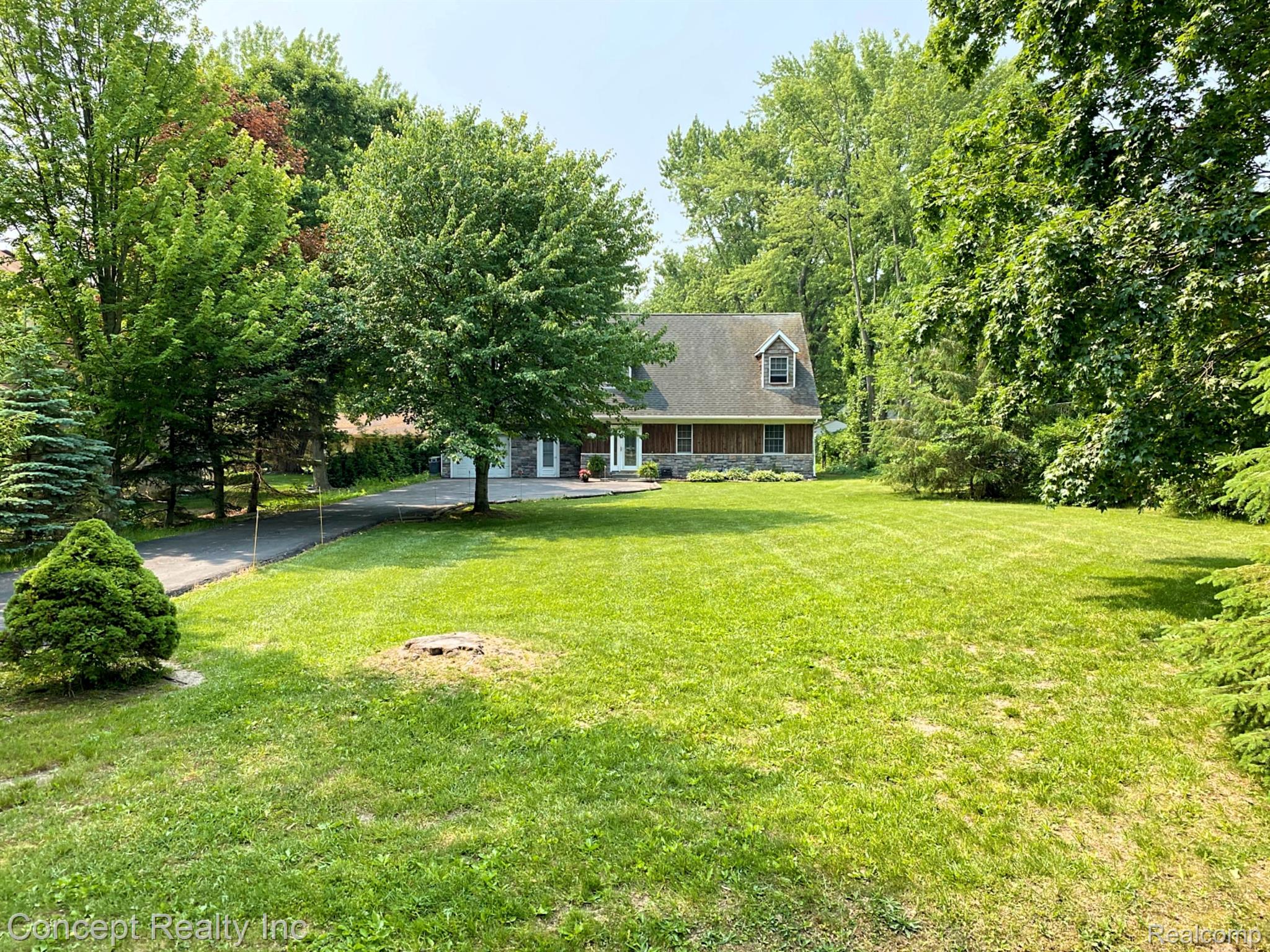 8533 Rucker Road Grosse Ile, MI 48138 - Photo 4 of 38 Gallery Image 4