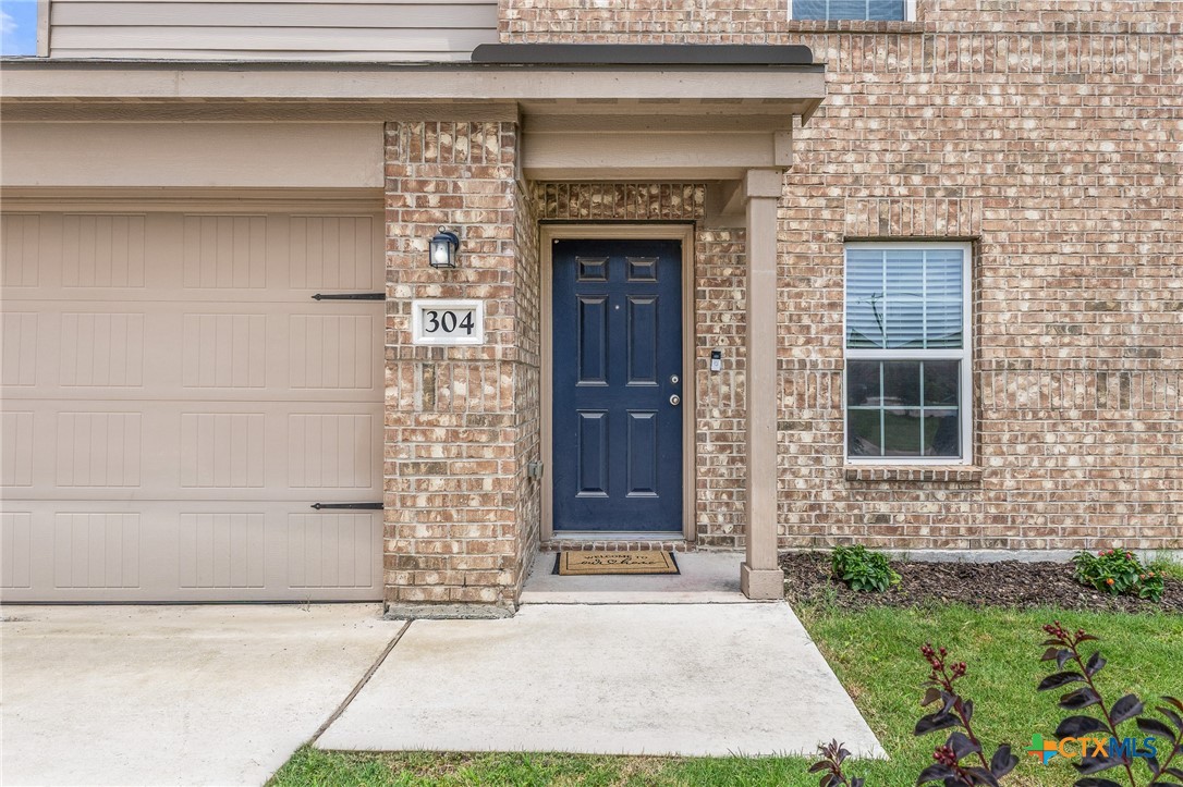 304 Hyacinth Way Jarrell, TX 76537 - Photo 3 of 26