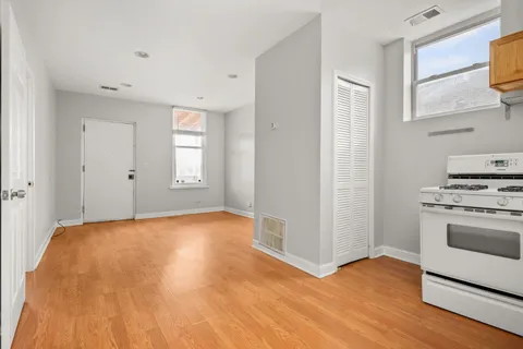 $975,000 | 1421 North Rockwell Street, Chicago, IL 60622