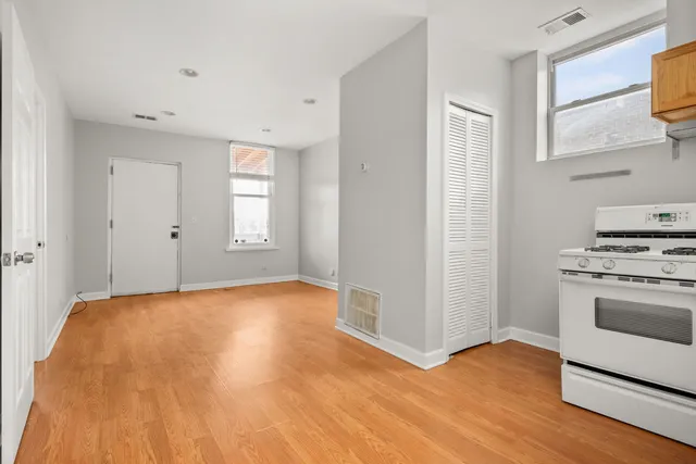 $975,000 | 1421 North Rockwell Street, Chicago, IL 60622