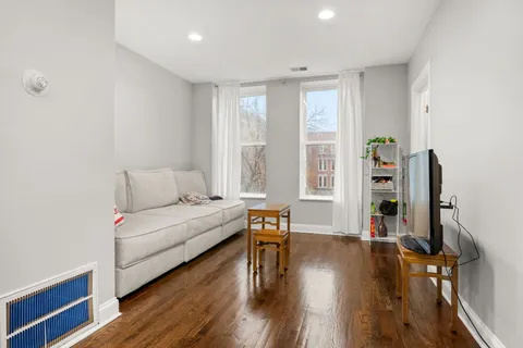 $975,000 | 1421 North Rockwell Street, Chicago, IL 60622