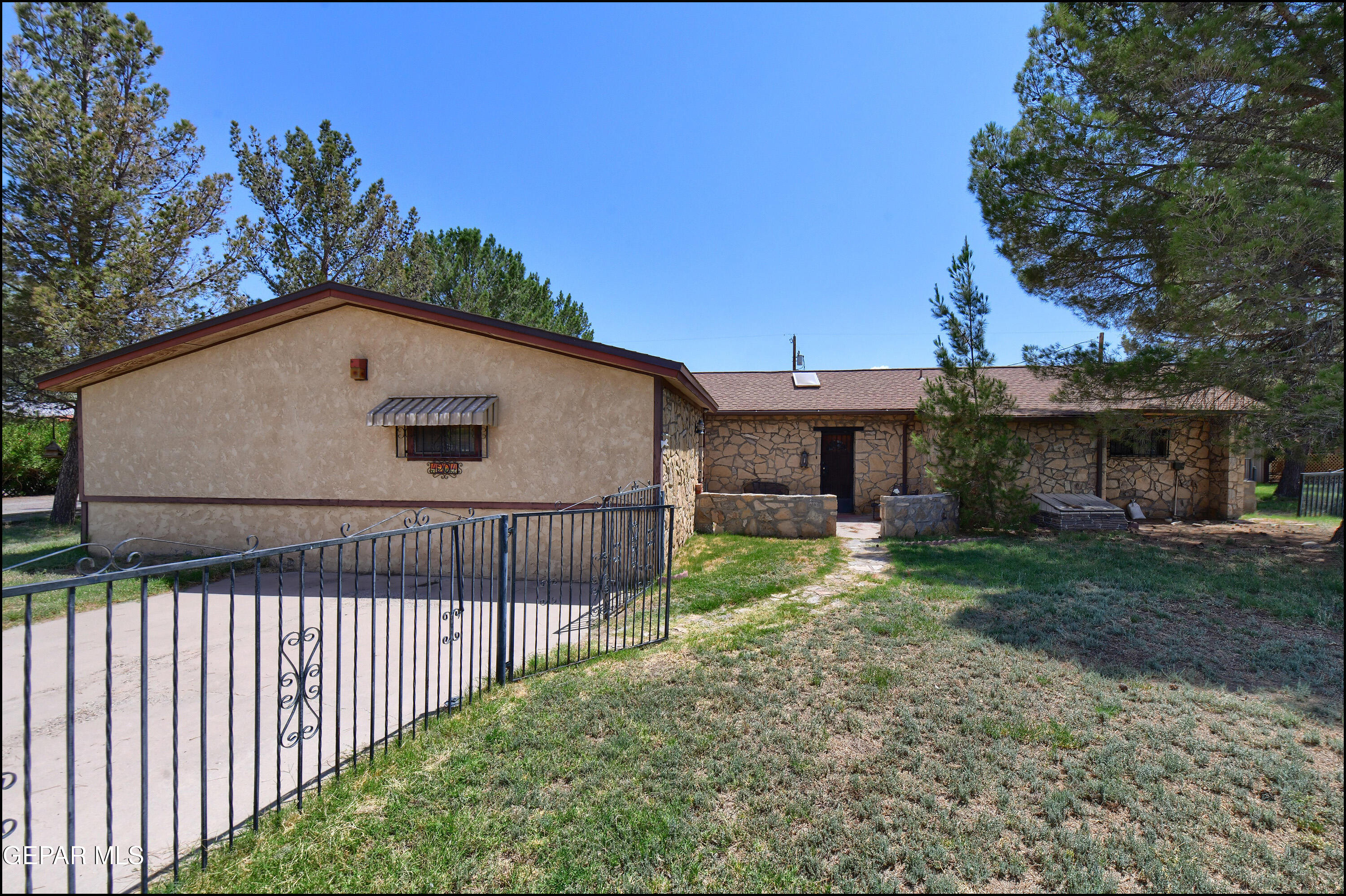 4204 Emory Road El Paso, TX 79922 - Photo 3 of 88 Emory 2404 (3)