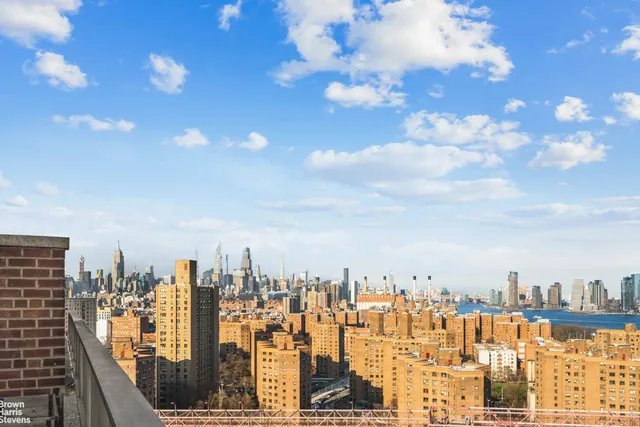 $829,000 | 570 Grand Street, Unit J2004 | Lower East Side