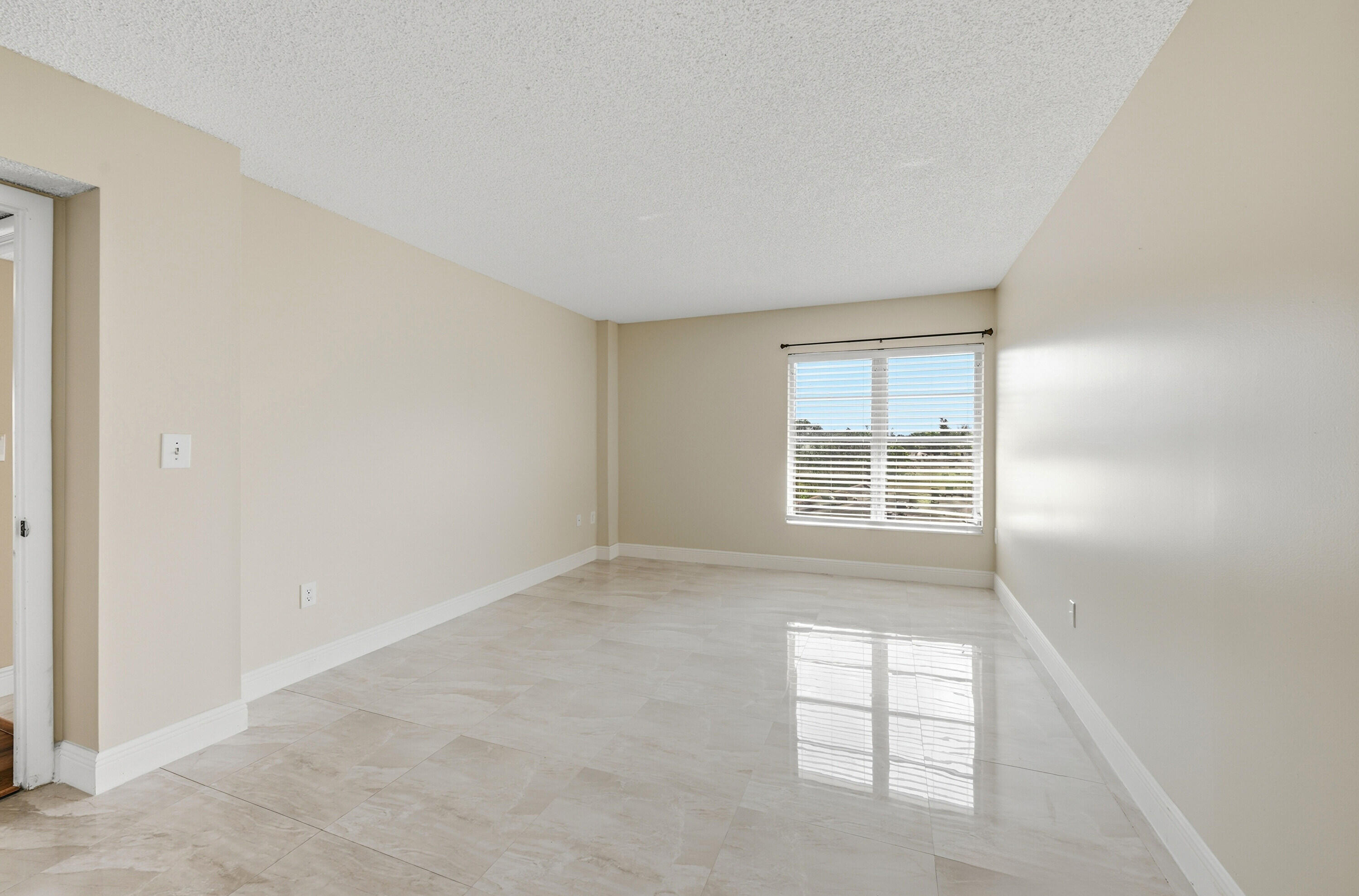 4158 Inverrary Drive, Unit 511 Lauderhill, FL 33319 - Photo 16 of 25 16_016_dsc_0712