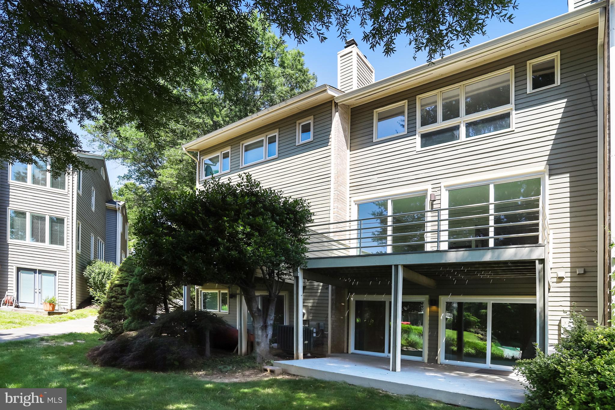 1953 Lakeport Way Reston, VA 20191 - Photo 9 of 59 three levels overlooking the lake