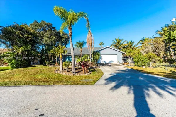 $499,000 | 6581 Riparian Road, Lake Worth, FL 33462