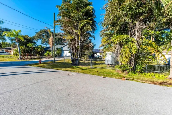 $499,000 | 6581 Riparian Road, Lake Worth, FL 33462
