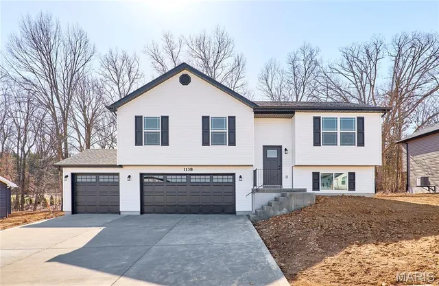 $295,900 | 28720 Woodland Heights Drive, Wright City, MO 63390
