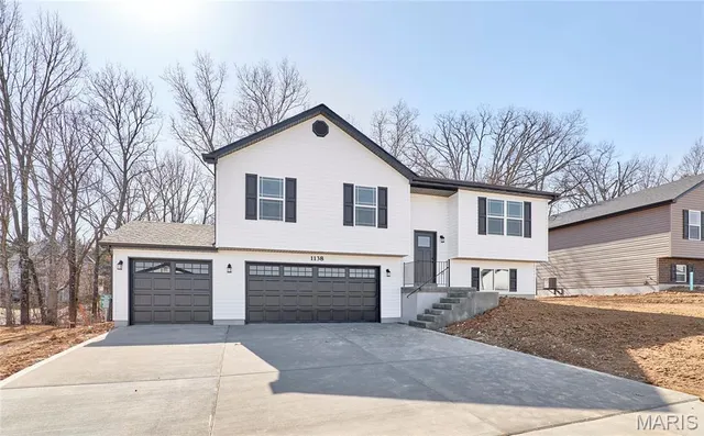 $295,900 | 28720 Woodland Heights Drive, Wright City, MO 63390