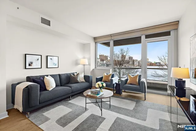 $1,288,000 | 1000 Ave At Port Imperial, Unit 306, Weehawken, NJ 07086