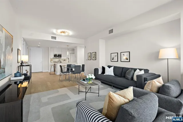 $1,288,000 | 1000 Ave At Port Imperial, Unit 306, Weehawken, NJ 07086