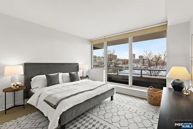 $1,288,000 | 1000 Ave At Port Imperial, Unit 306, Weehawken, NJ 07086
