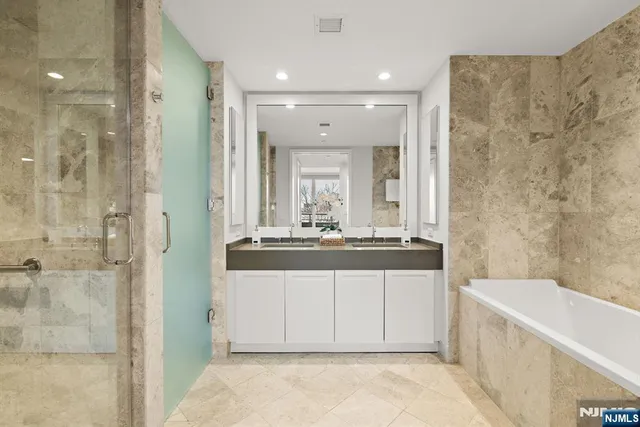 $1,288,000 | 1000 Ave At Port Imperial, Unit 306, Weehawken, NJ 07086