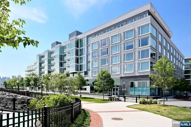 $1,288,000 | 1000 Ave At Port Imperial, Unit 306, Weehawken, NJ 07086