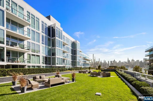 $1,288,000 | 1000 Ave At Port Imperial, Unit 306, Weehawken, NJ 07086