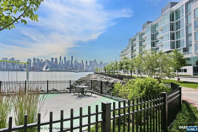 $1,288,000 | 1000 Ave At Port Imperial, Unit 306, Weehawken, NJ 07086