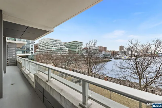 $1,288,000 | 1000 Ave At Port Imperial, Unit 306, Weehawken, NJ 07086