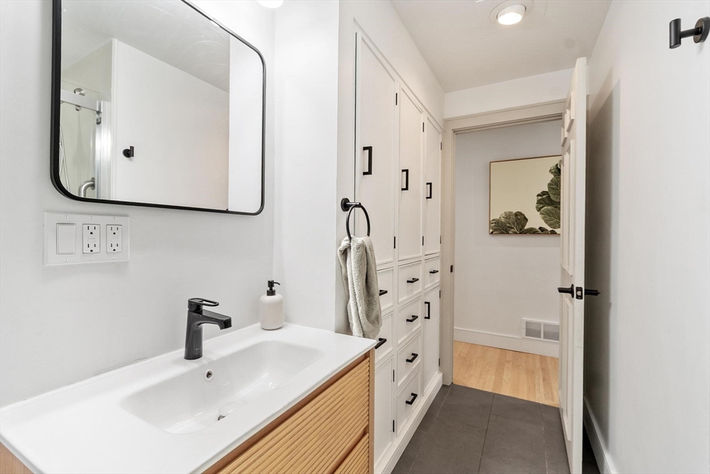 25 Porter Road Chelmsford, MA 01824 - Photo 12 of 42