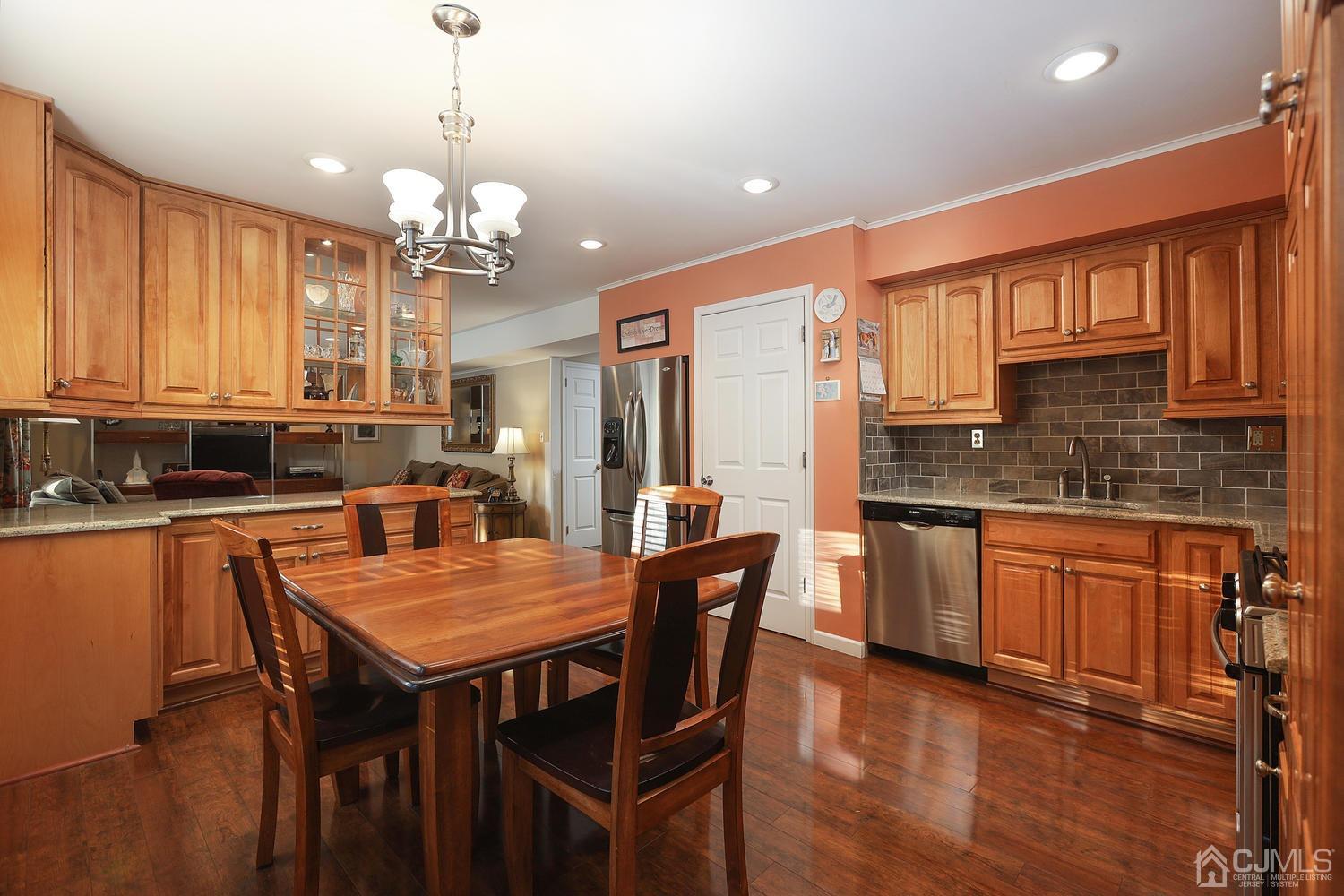 11 Sherwood Road Edison, NJ 08820 - Photo 2 of 28 Gallery Image 2