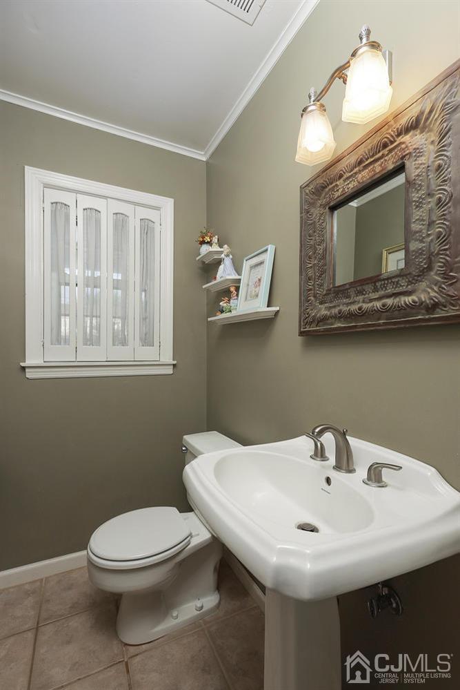 11 Sherwood Road Edison, NJ 08820 - Photo 13 of 28 Gallery Image 13