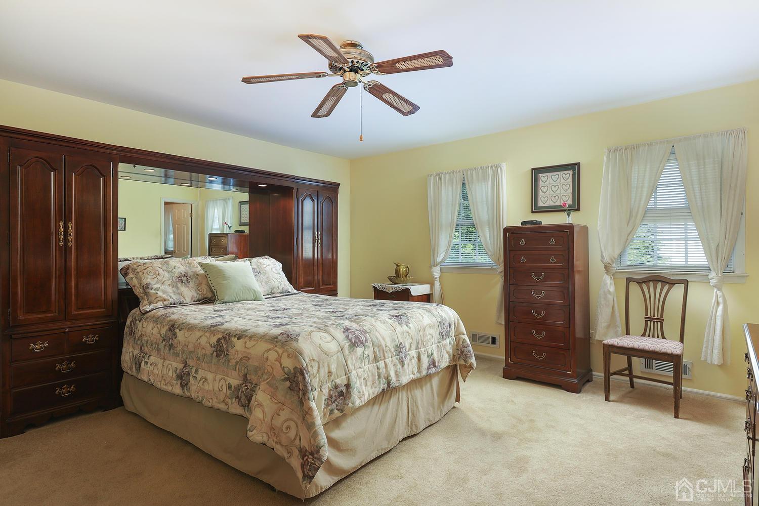 11 Sherwood Road Edison, NJ 08820 - Photo 14 of 28 Gallery Image 14