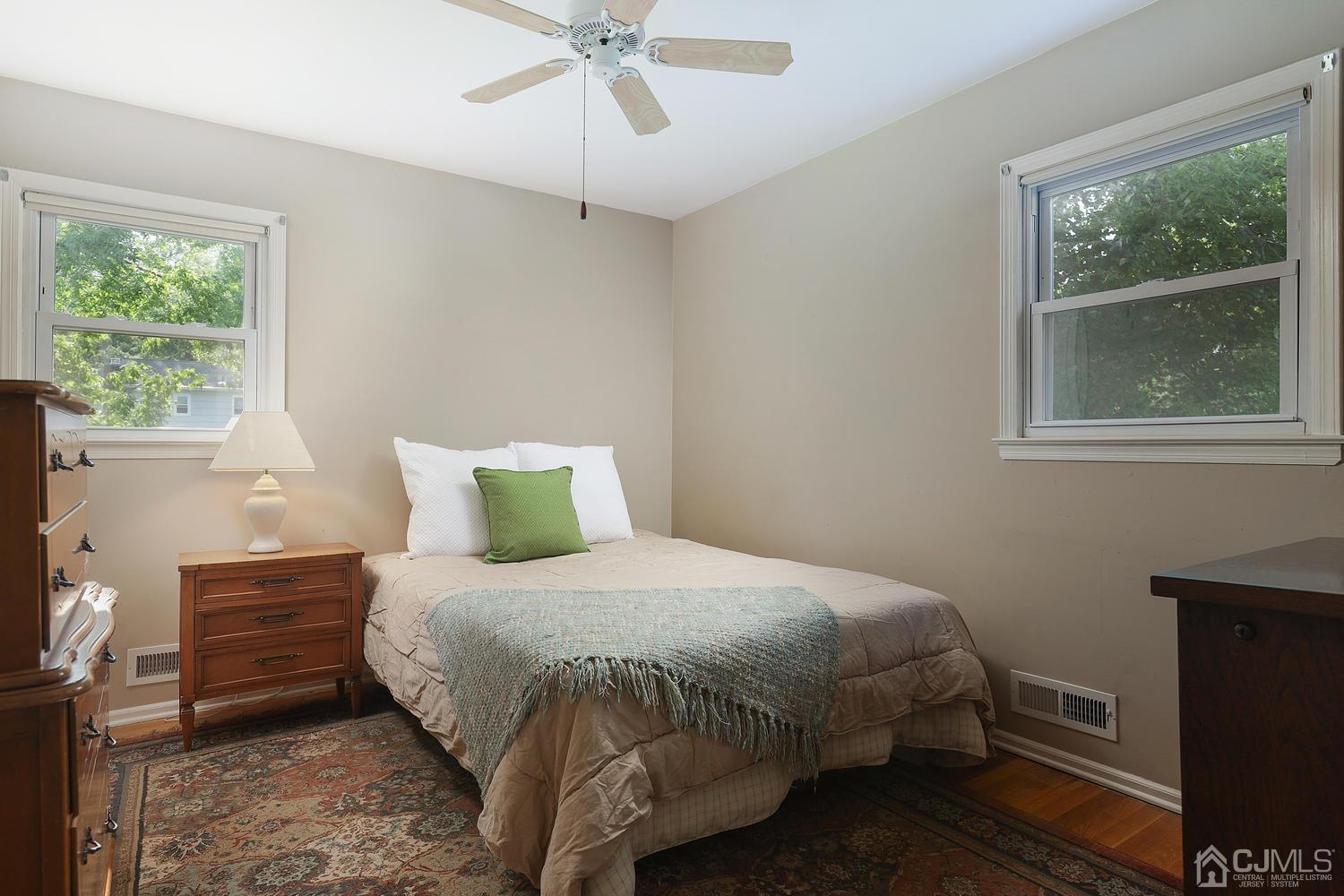 11 Sherwood Road Edison, NJ 08820 - Photo 17 of 28 Gallery Image 17